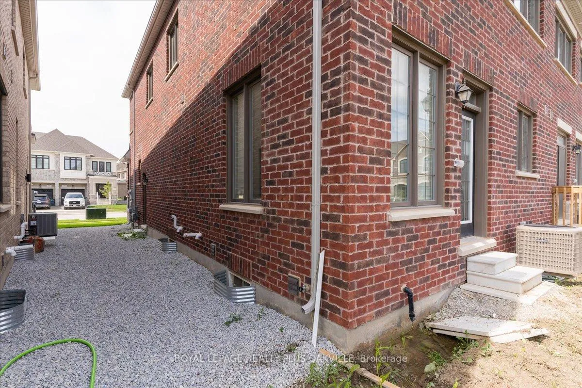 Photo 40 of 442 Bergamot Avenue, Milton, Walker — HOMEH