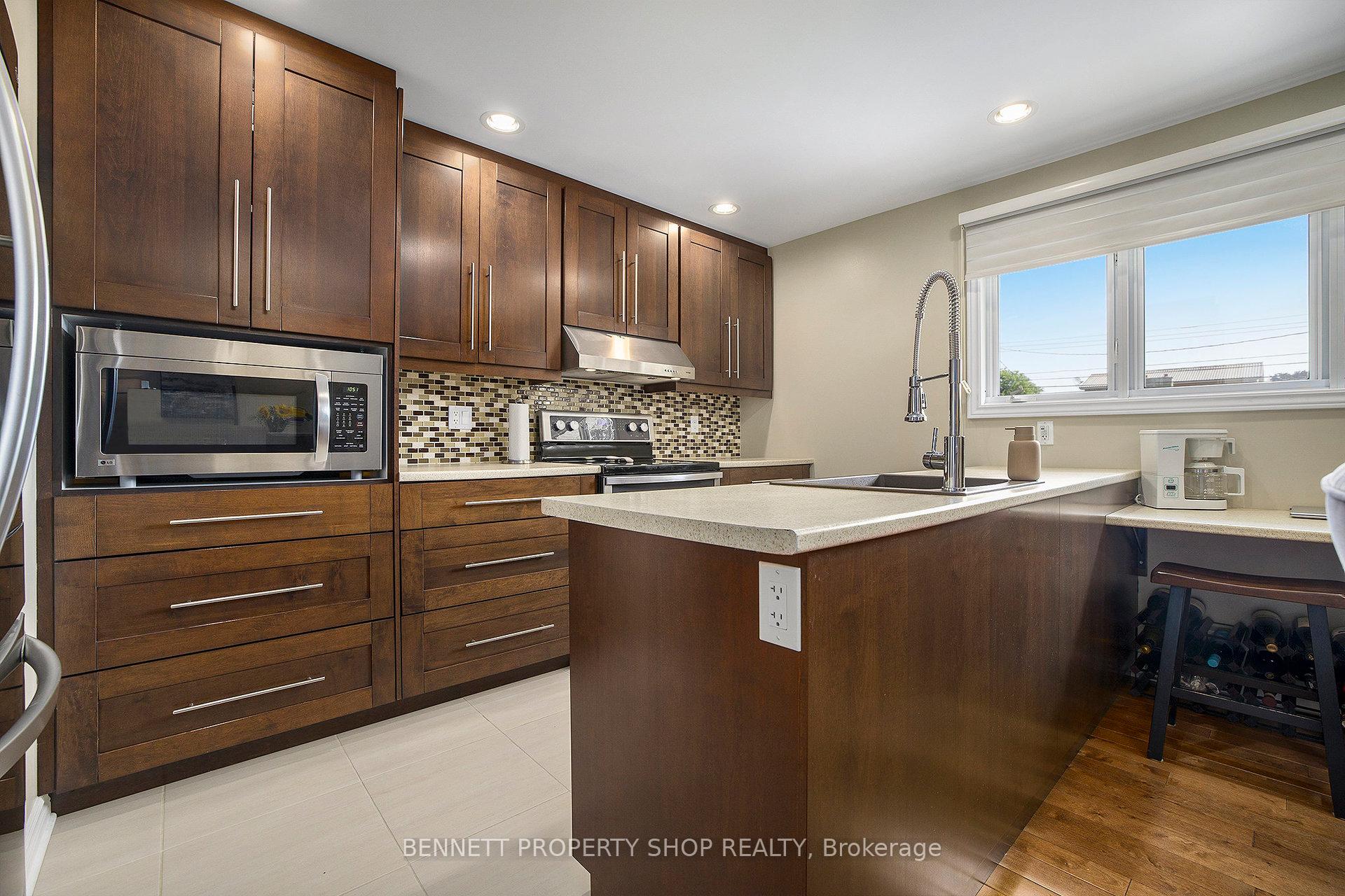 Photo 2 of 1476 Maxime Street, Ottawa, Pineview — HOMEH