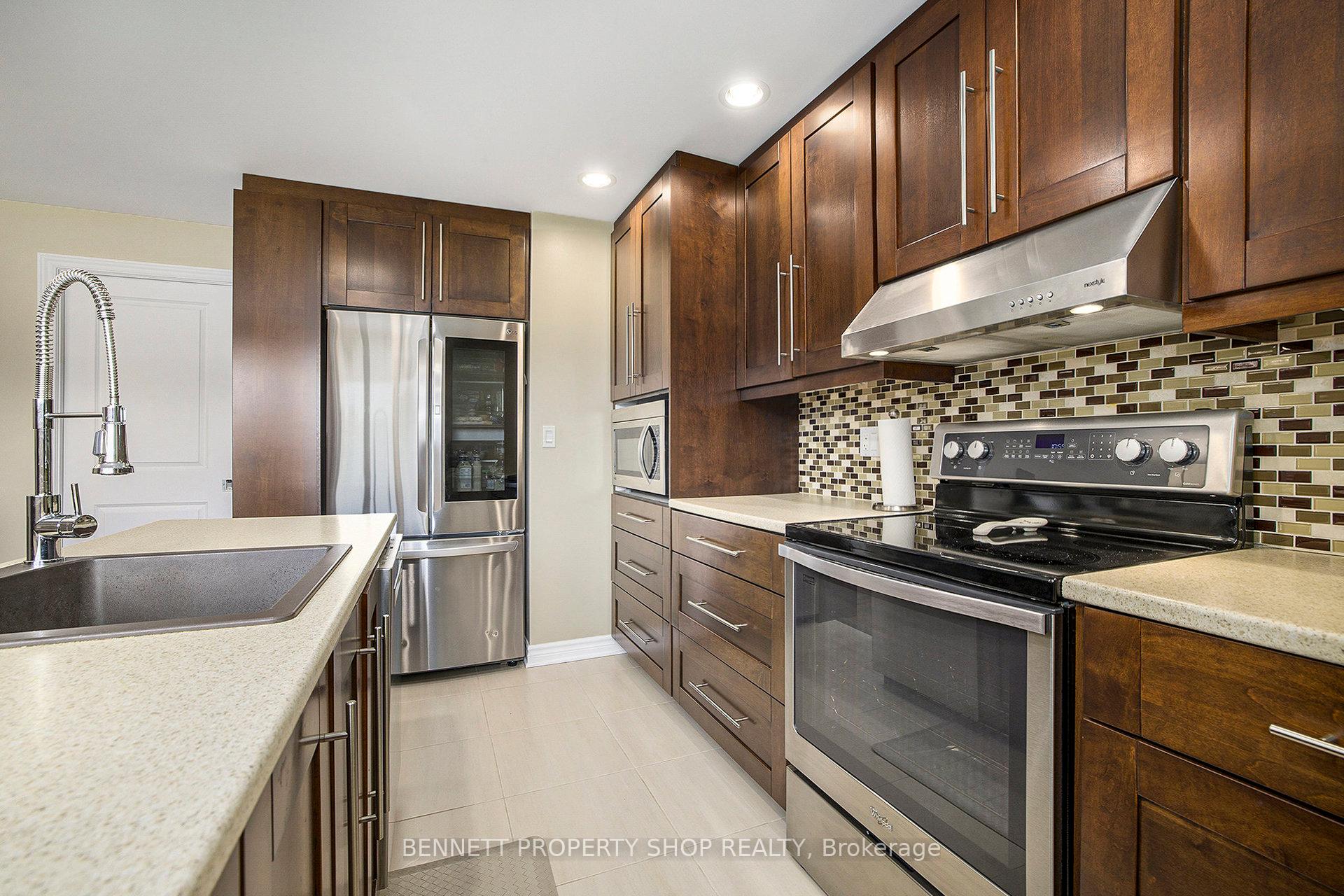 Photo 4 of 1476 Maxime Street, Ottawa, Pineview — HOMEH
