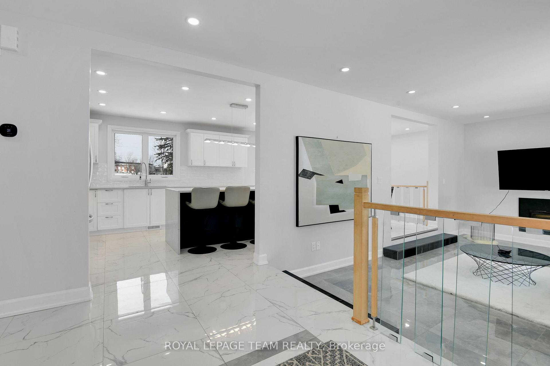 Photo 5 of 14 Stephanie Avenue, Ottawa, Rideau Heights/Rideau River — HOMEH