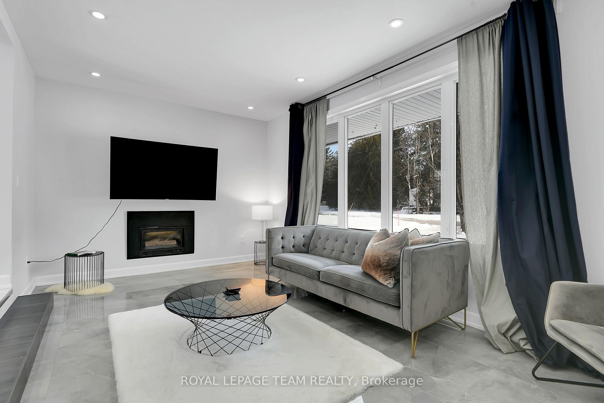 Photo 6 of 14 Stephanie Avenue, Ottawa, Rideau Heights/Rideau River — HOMEH