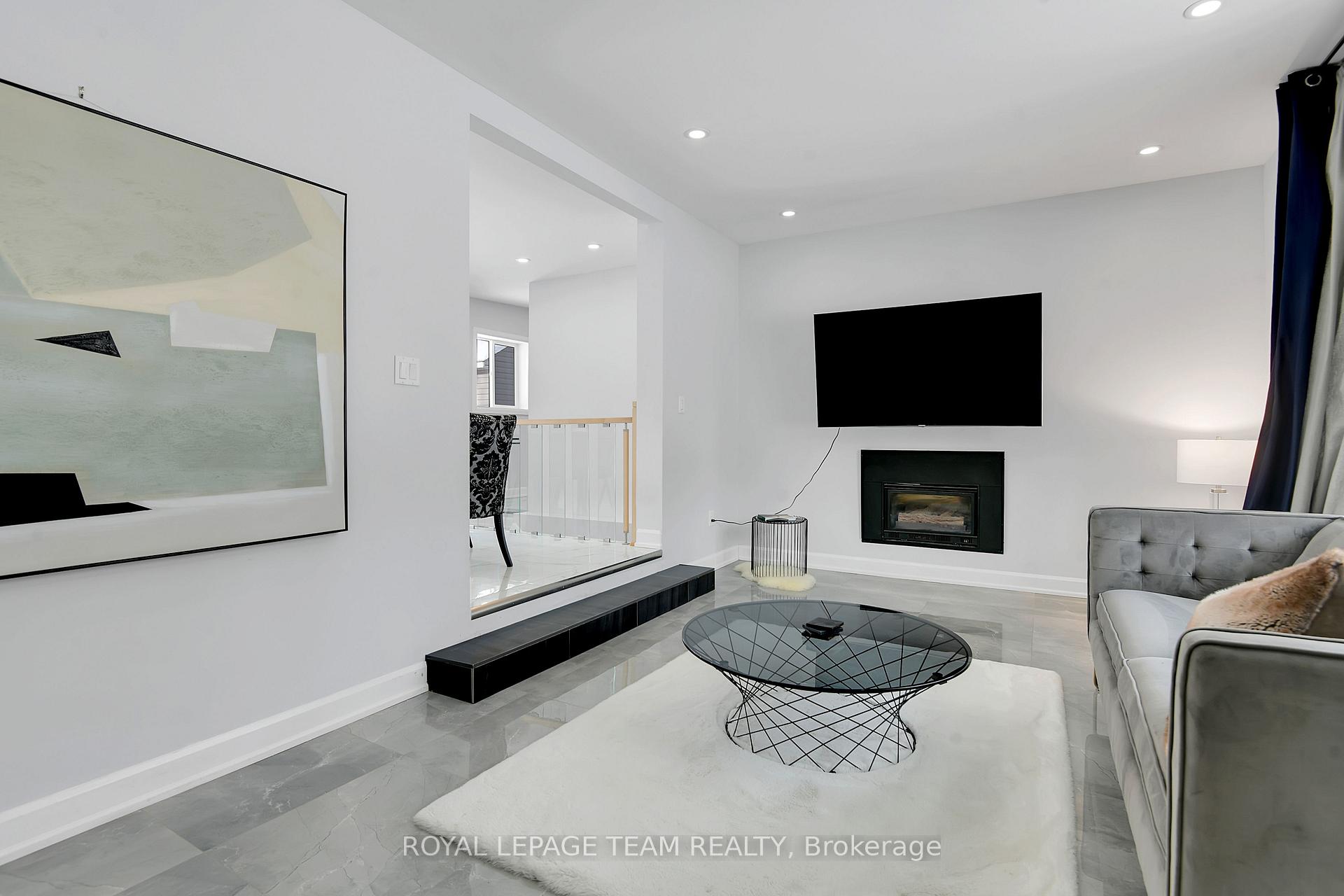 Photo 8 of 14 Stephanie Avenue, Ottawa, Rideau Heights/Rideau River — HOMEH