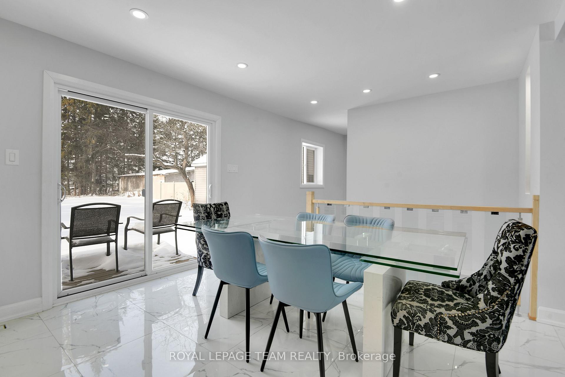 Photo 12 of 14 Stephanie Avenue, Ottawa, Rideau Heights/Rideau River — HOMEH