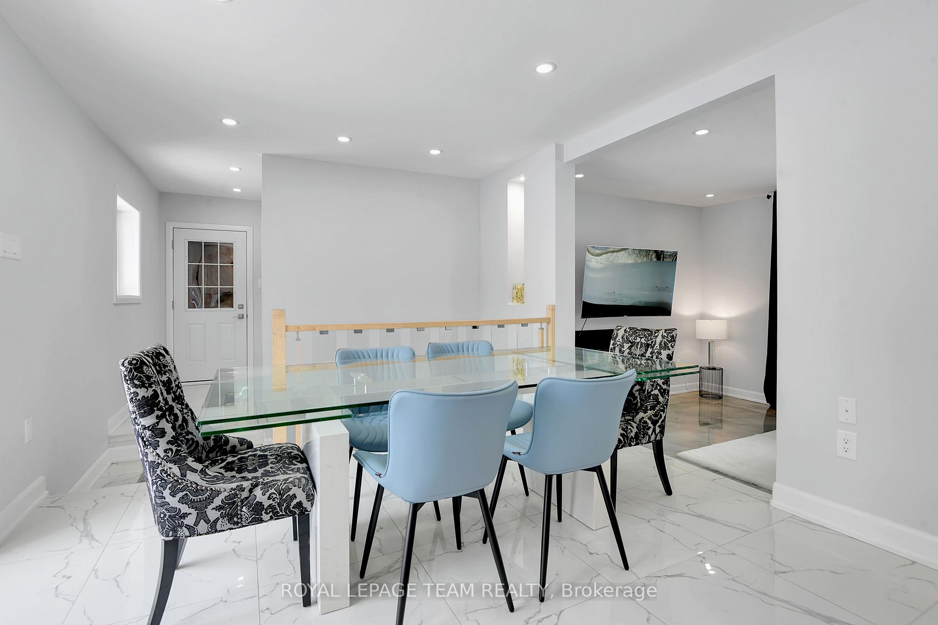 Photo 10 of 14 Stephanie Avenue, Ottawa, Rideau Heights/Rideau River — HOMEH