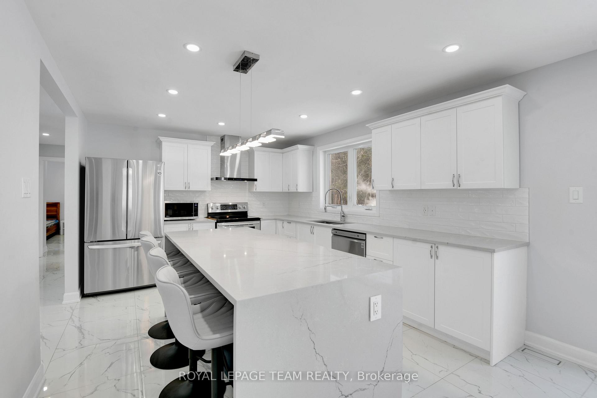 Photo 16 of 14 Stephanie Avenue, Ottawa, Rideau Heights/Rideau River — HOMEH
