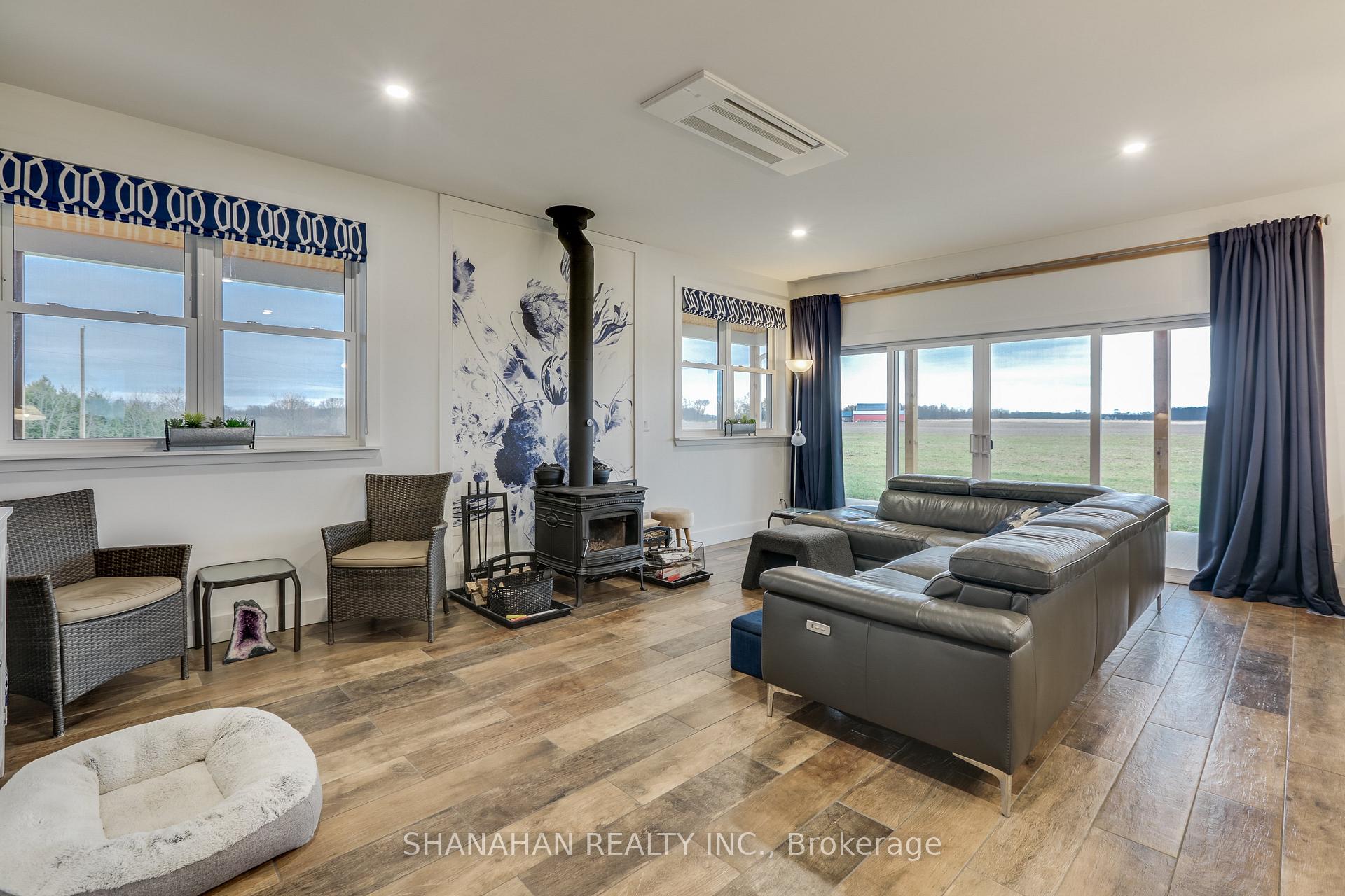 Photo 7 of 1575 Dobbyn Road, Dawn-Euphemia, Dawn Euphemia — HOMEH
