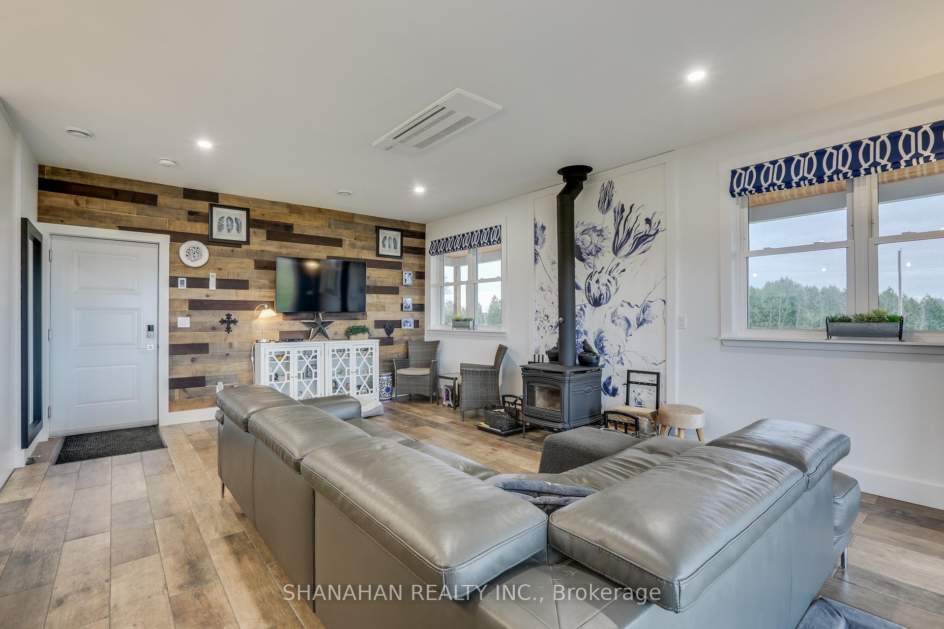 Photo 11 of 1575 Dobbyn Road, Dawn-Euphemia, Dawn Euphemia — HOMEH