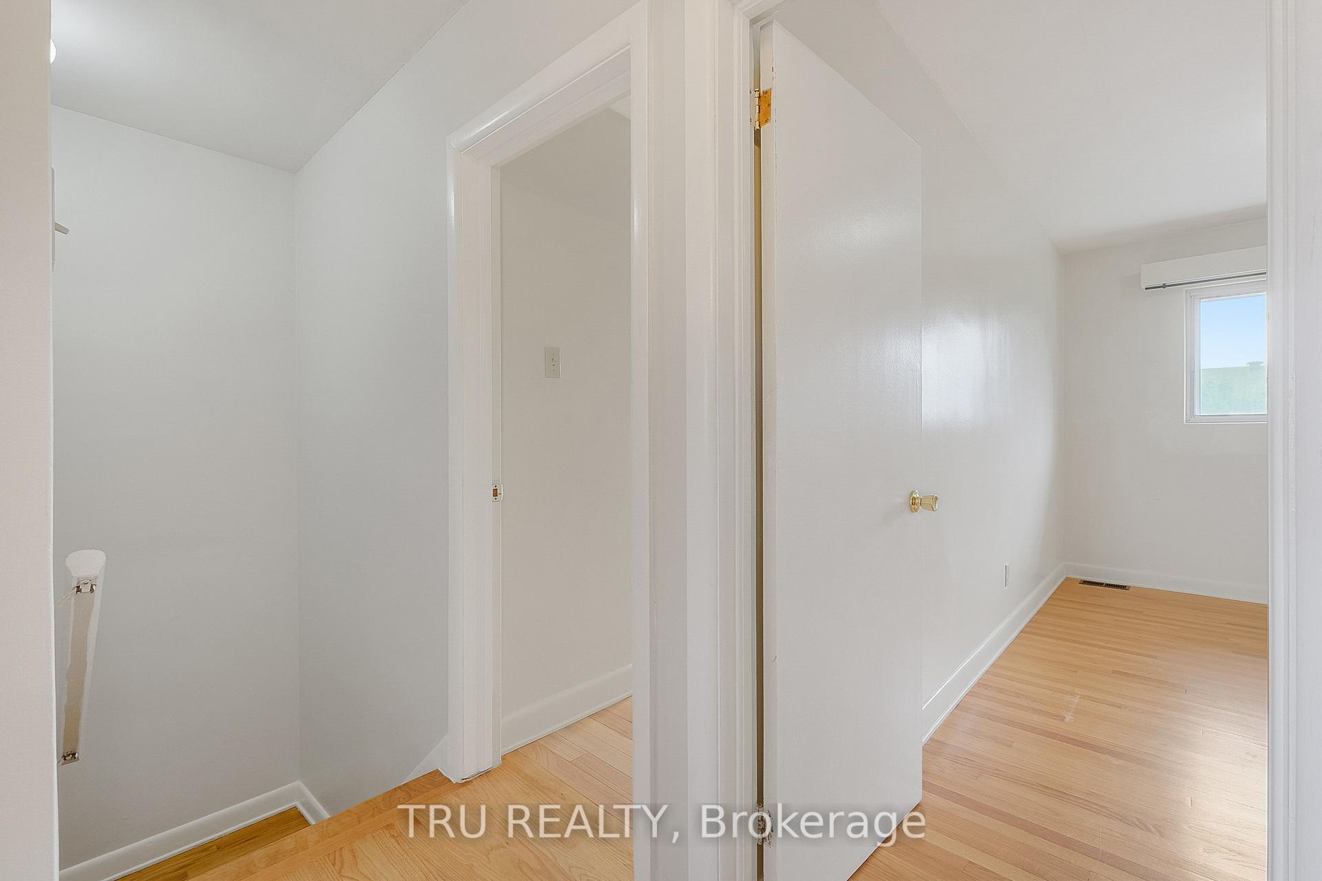 Photo 6 of 1006 Riddell Avenue S, Ottawa, Braemar Park — HOMEH