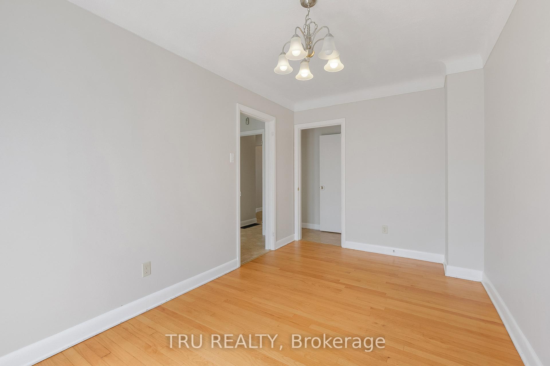 Photo 20 of 1006 Riddell Avenue S, Ottawa, Braemar Park — HOMEH
