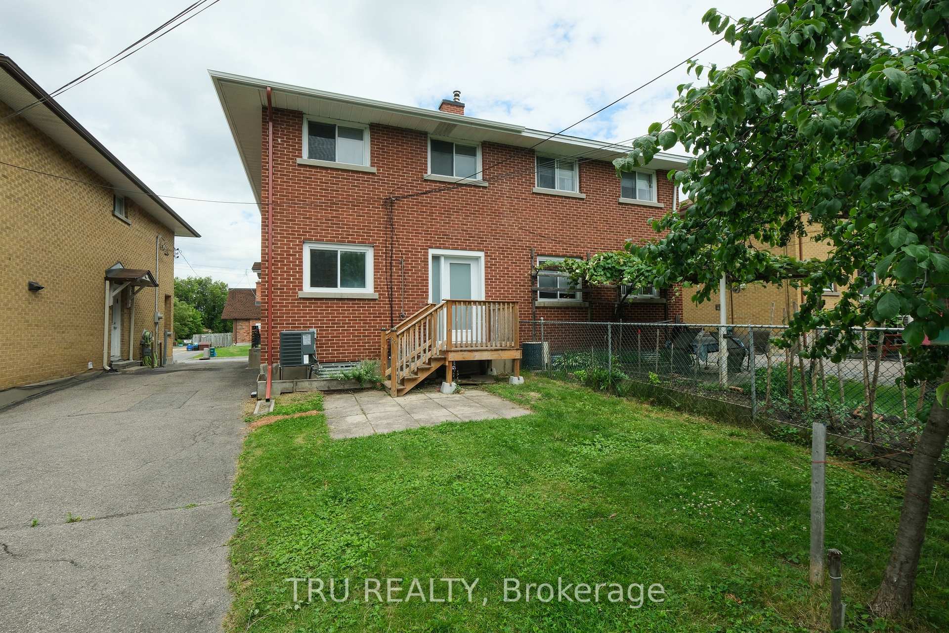 Photo 24 of 1006 Riddell Avenue S, Ottawa, Braemar Park — HOMEH