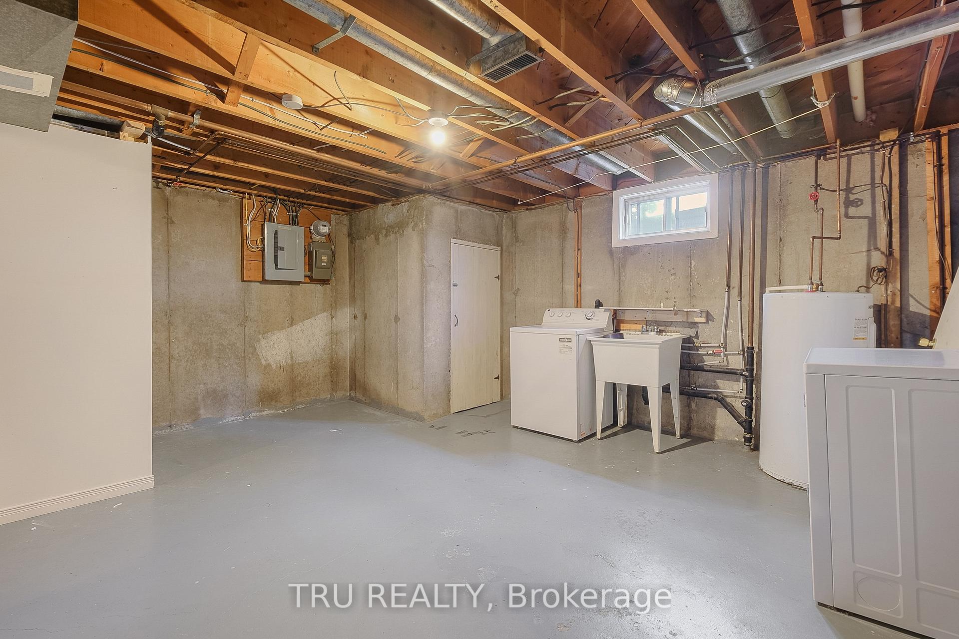 Photo 25 of 1006 Riddell Avenue S, Ottawa, Braemar Park — HOMEH