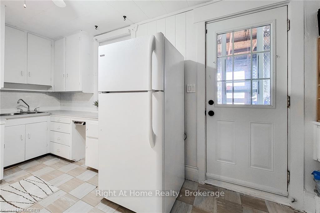 Photo 16 of 1468 Barton Street E, Hamilton, Homeside — HOMEH