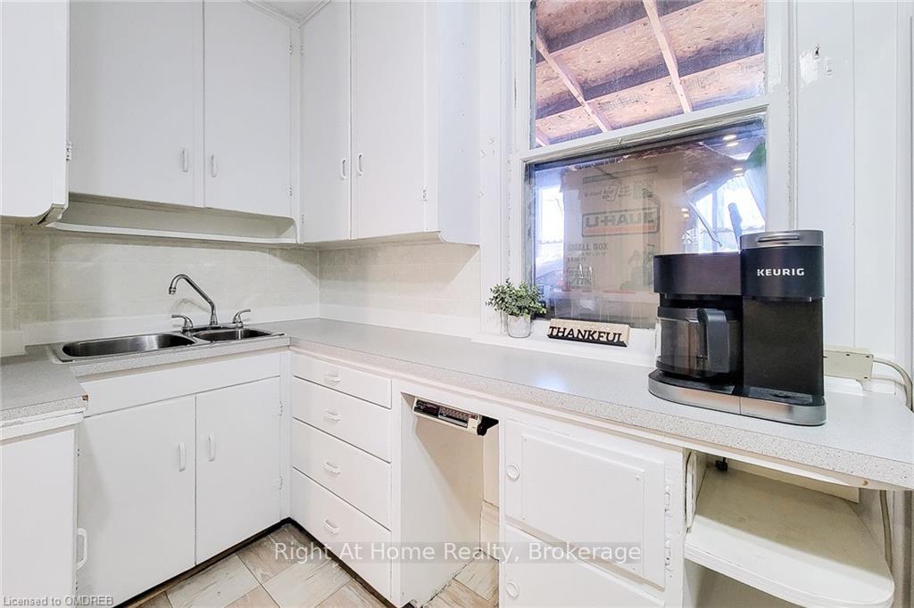 Photo 17 of 1468 Barton Street E, Hamilton, Homeside — HOMEH