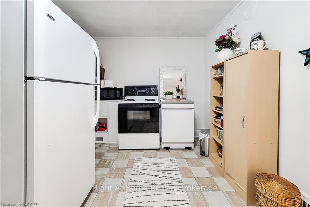 Photo 19 of 1468 Barton Street E, Hamilton, Homeside — HOMEH