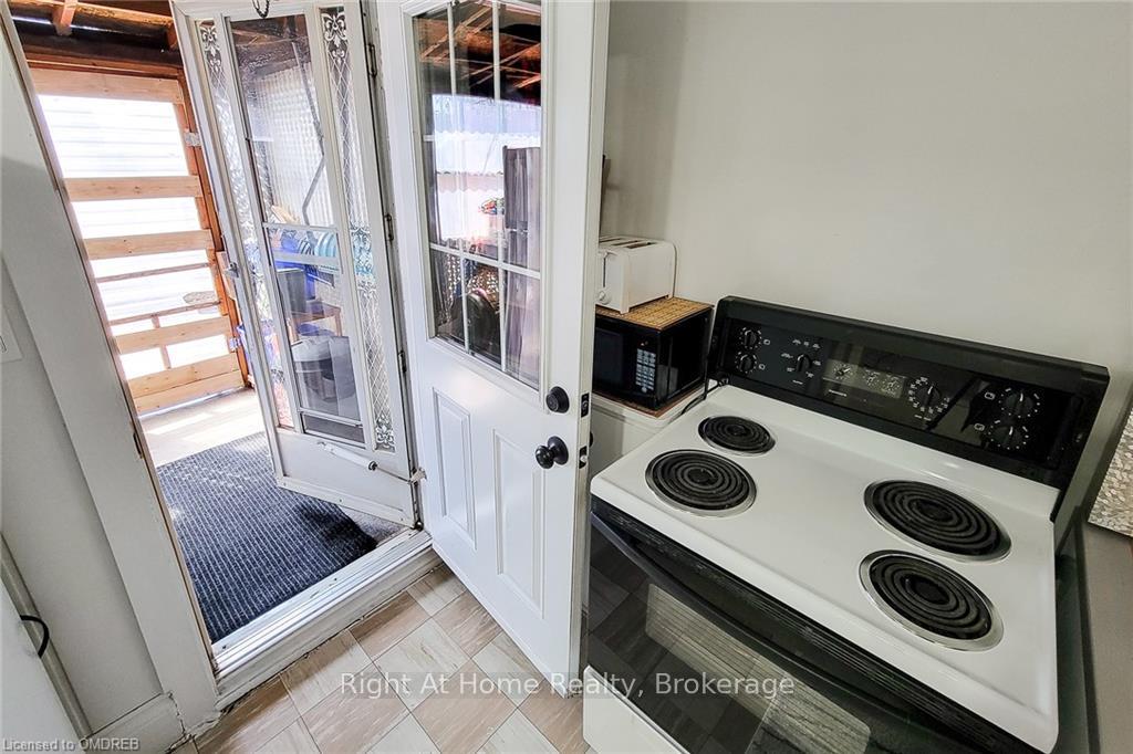 Photo 20 of 1468 Barton Street E, Hamilton, Homeside — HOMEH