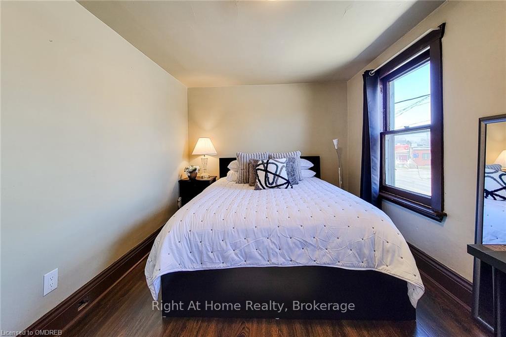 Photo 25 of 1468 Barton Street E, Hamilton, Homeside — HOMEH