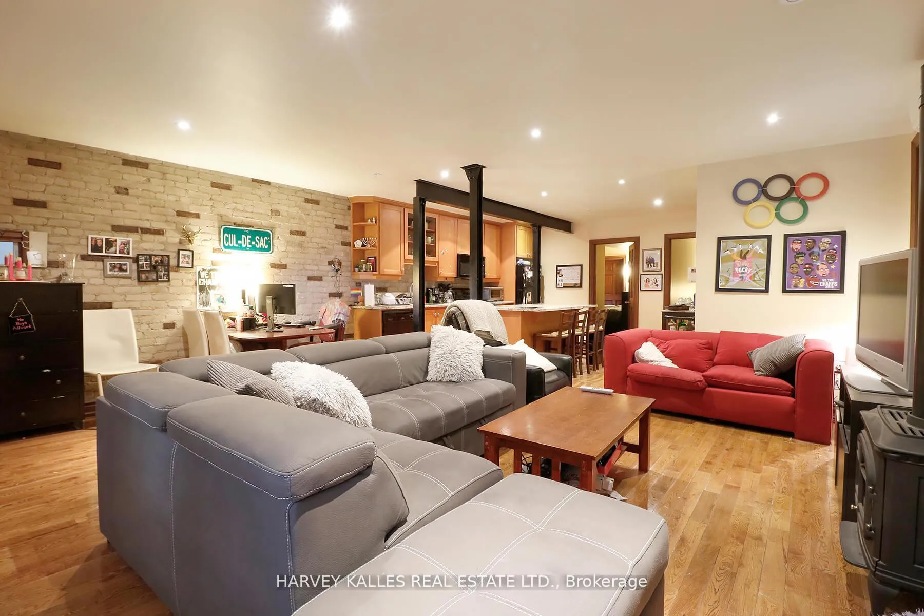 Photo 4 of Unit 1, 152 Hilton Avenue, Toronto, Casa Loma — HOMEH