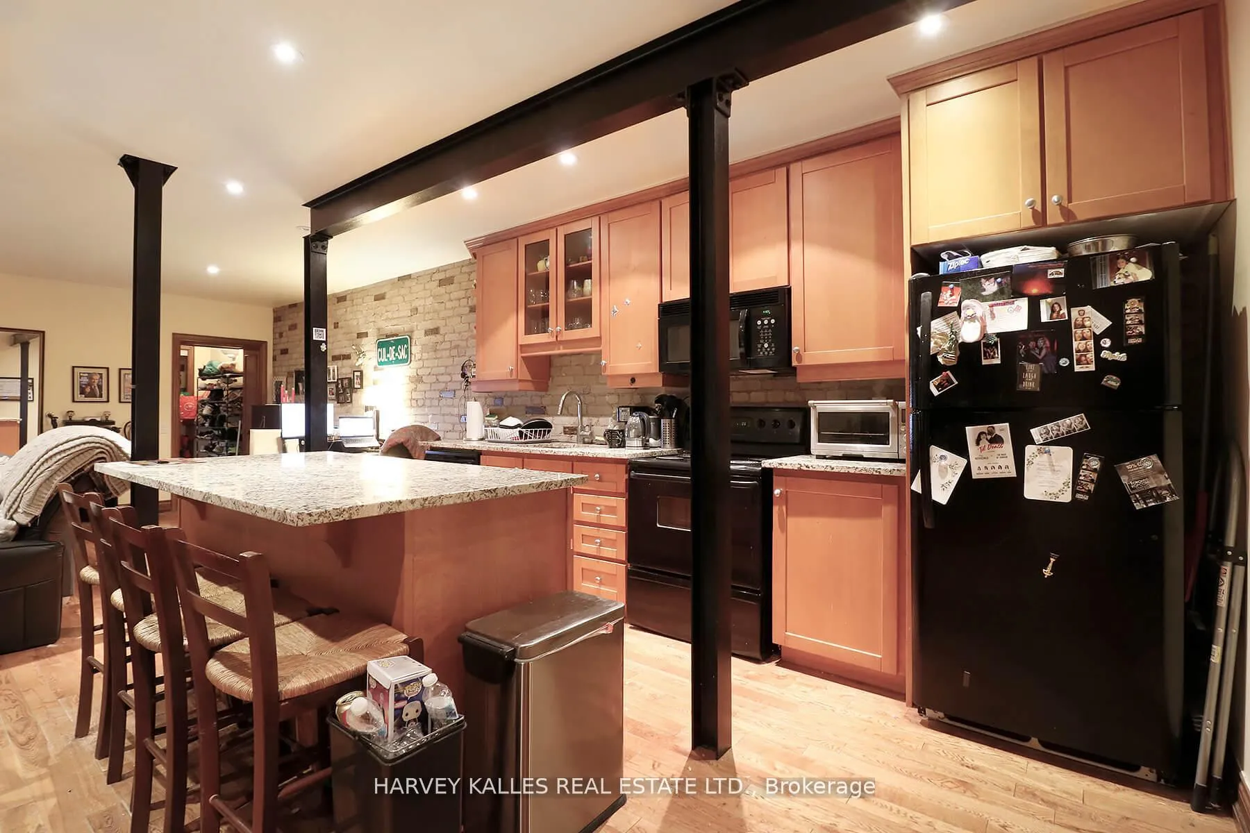 Photo 8 of Unit 1, 152 Hilton Avenue, Toronto, Casa Loma — HOMEH