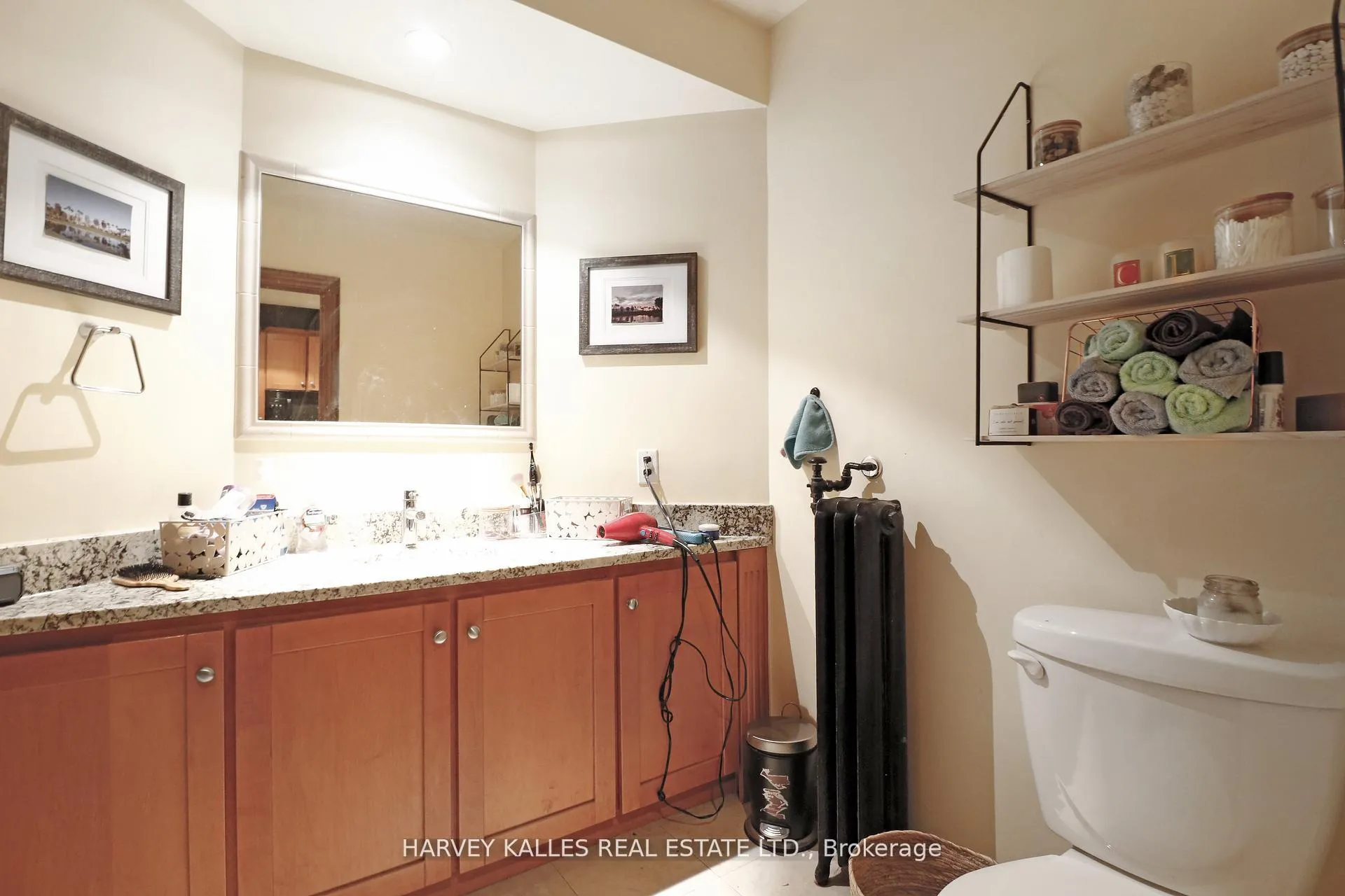 Photo 10 of Unit 1, 152 Hilton Avenue, Toronto, Casa Loma — HOMEH