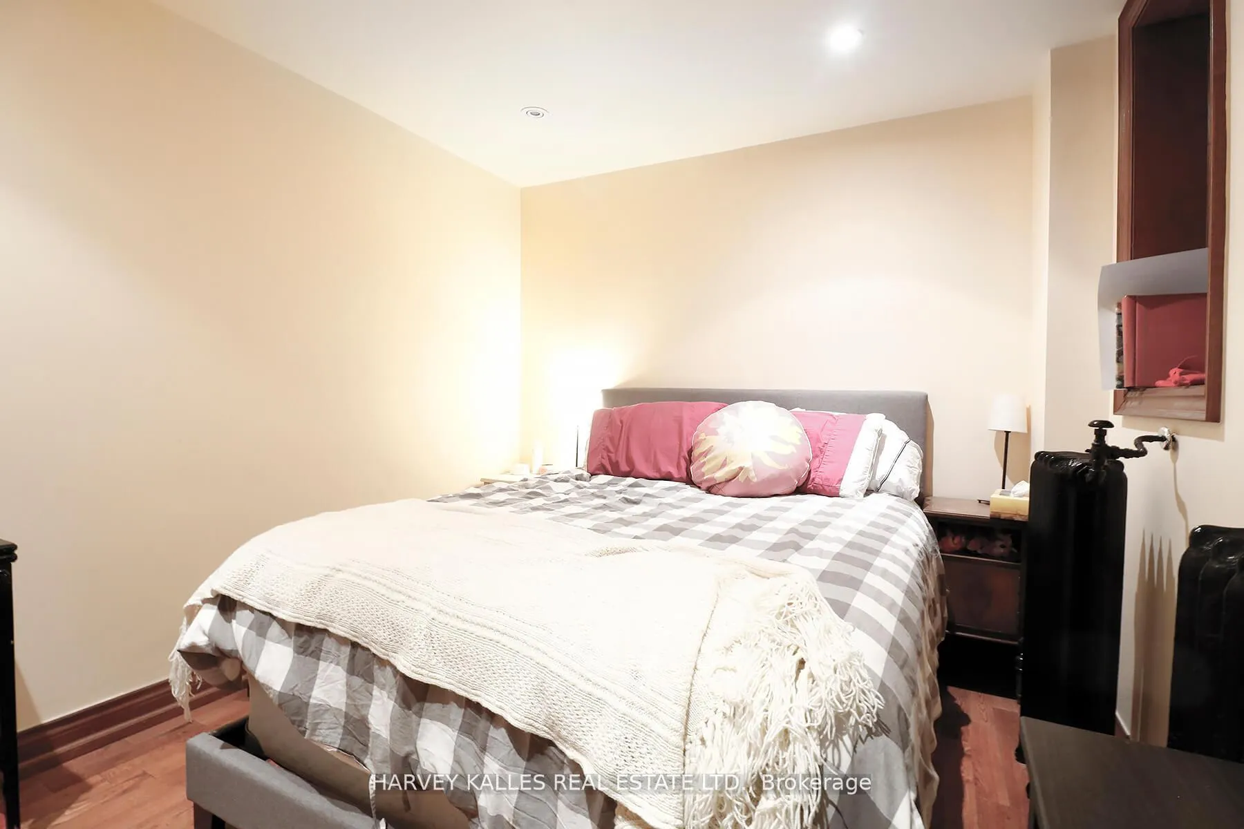 Photo 13 of Unit 1, 152 Hilton Avenue, Toronto, Casa Loma — HOMEH