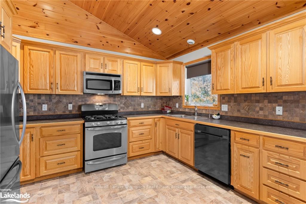 Photo 10 of 113 Queen Street, Burk's Falls — HOMEH