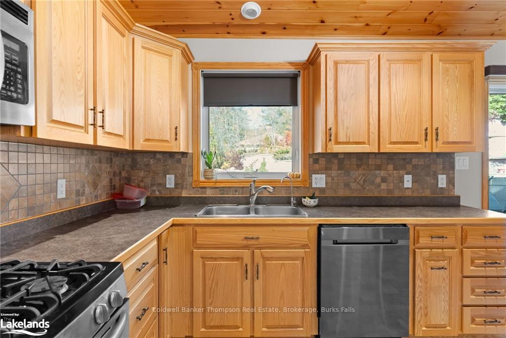 Photo 11 of 113 Queen Street, Burk's Falls — HOMEH
