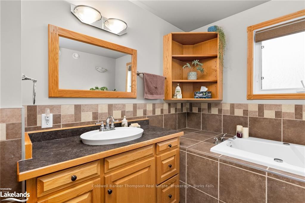 Photo 15 of 113 Queen Street, Burk's Falls — HOMEH
