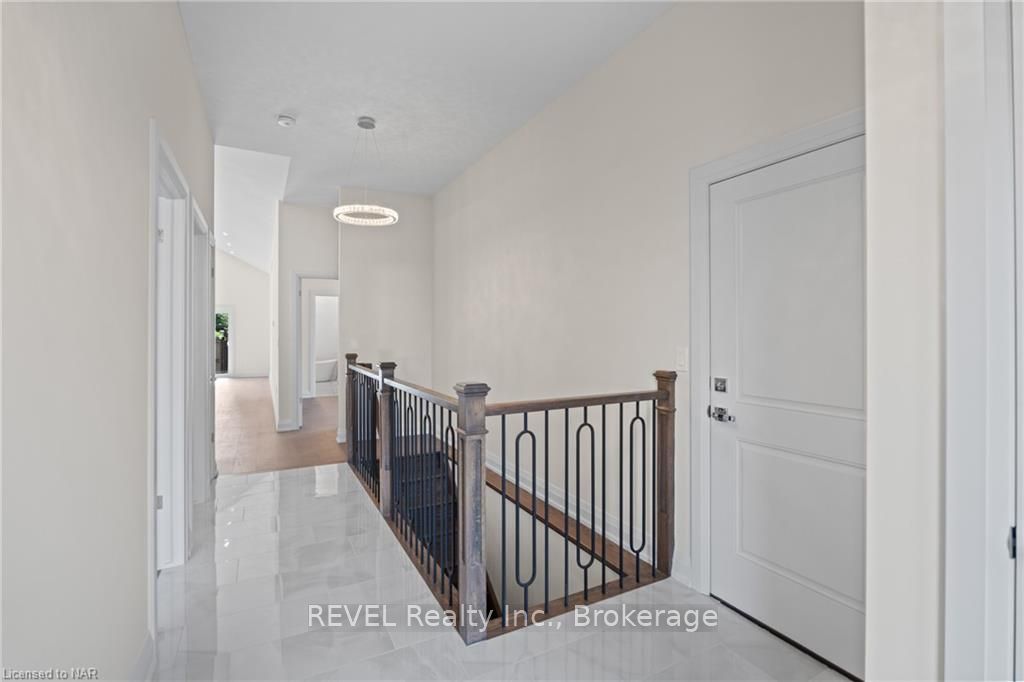 Photo 3 of 492 Vine Street, St. Catharines, Vine/Linwell — HOMEH