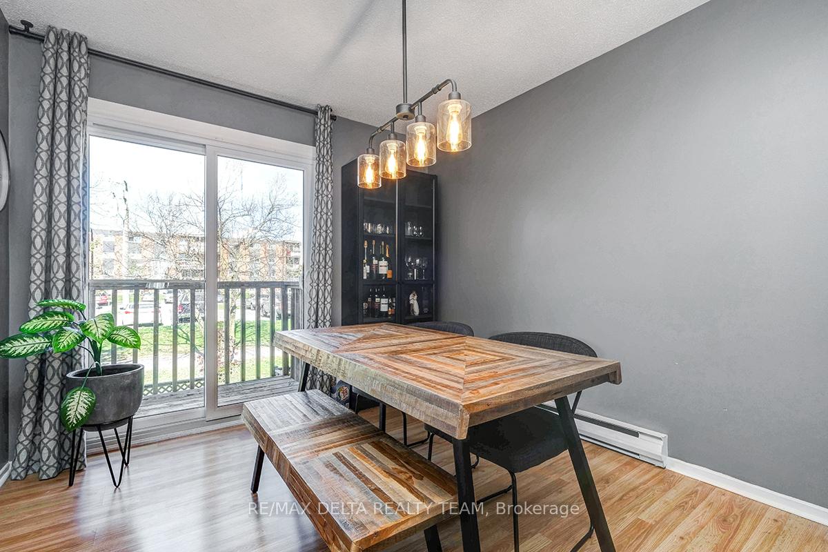 Photo 7 of 2104 Eric Crescent, Ottawa, Pineview — HOMEH