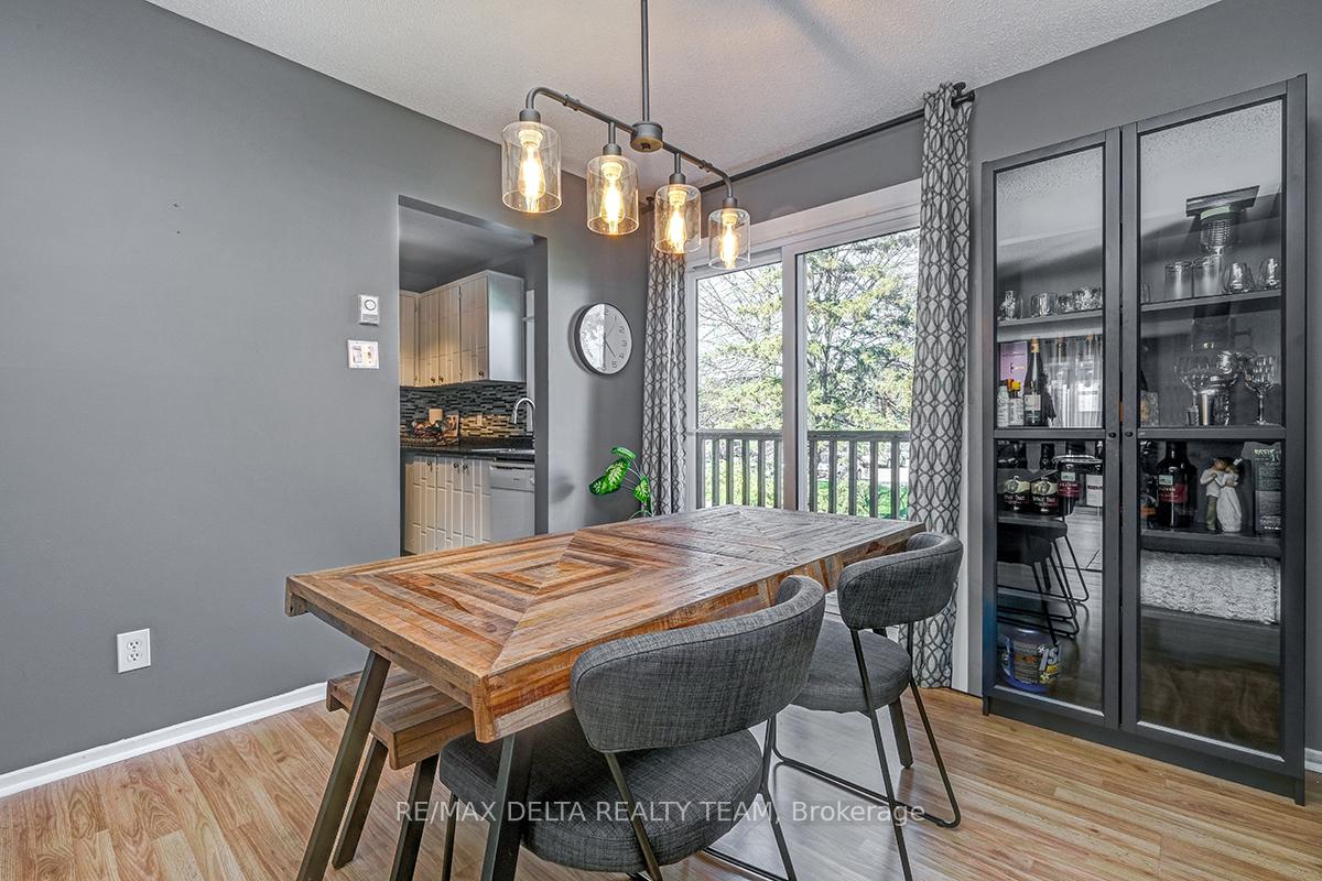 Photo 6 of 2104 Eric Crescent, Ottawa, Pineview — HOMEH