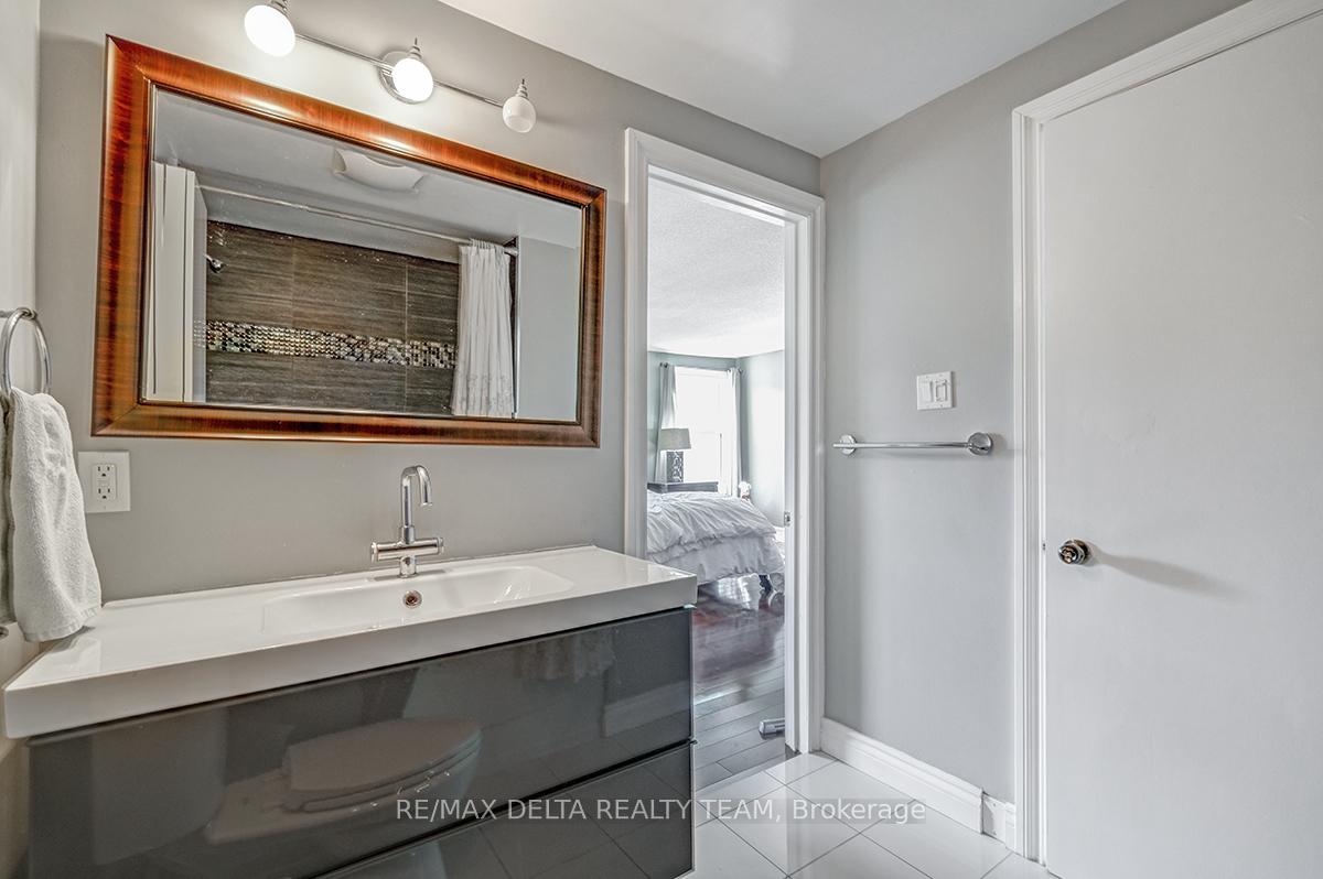Photo 17 of 2104 Eric Crescent, Ottawa, Pineview — HOMEH