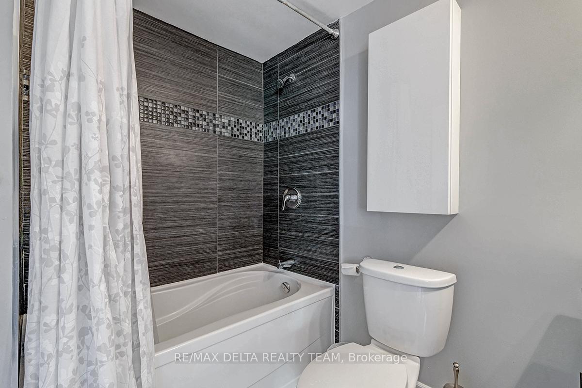 Photo 18 of 2104 Eric Crescent, Ottawa, Pineview — HOMEH
