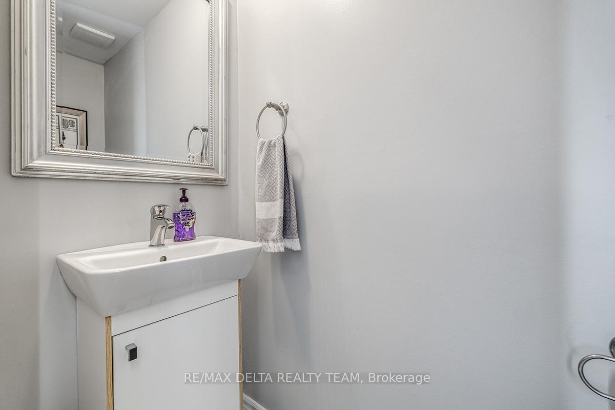 Photo 22 of 2104 Eric Crescent, Ottawa, Pineview — HOMEH