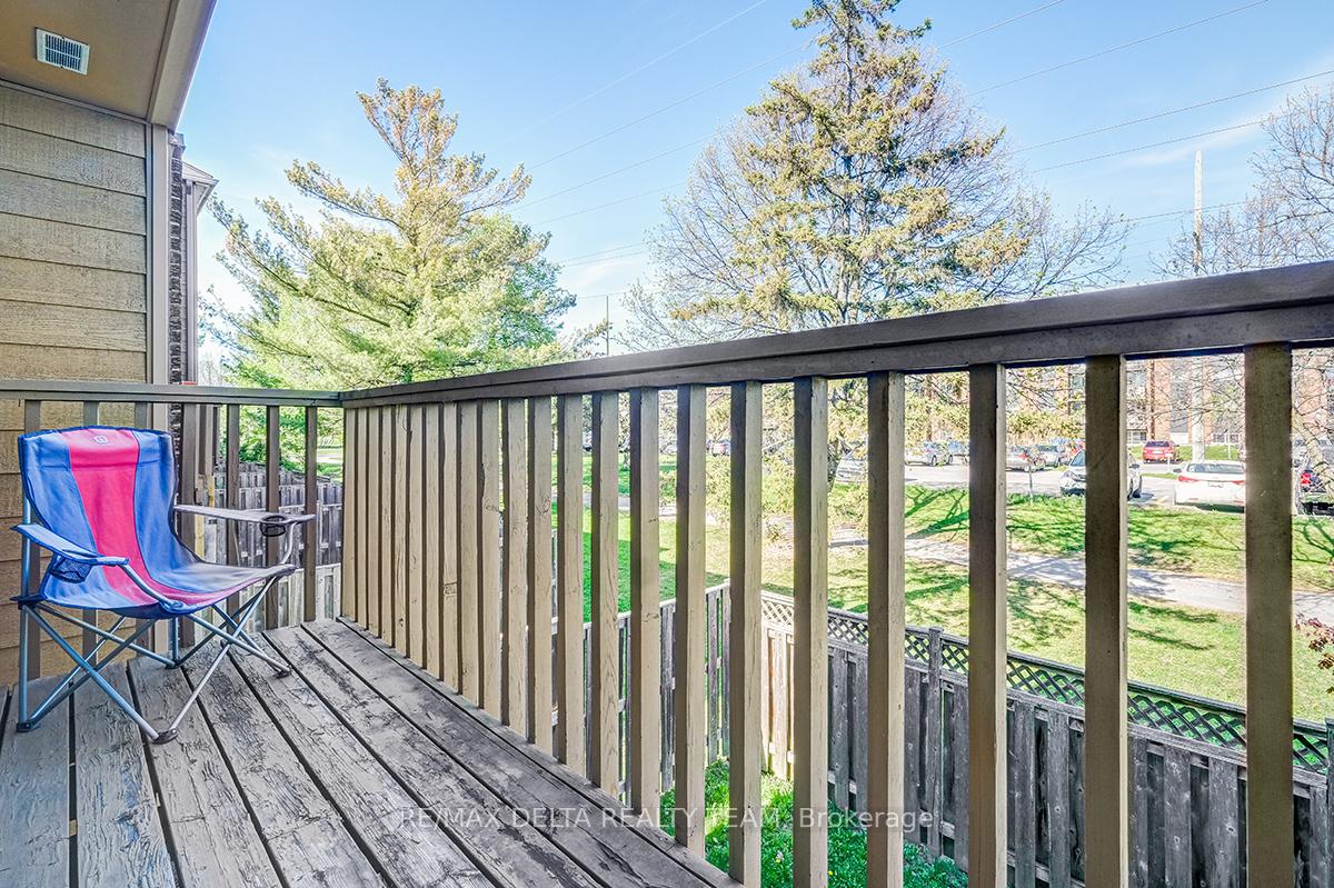 Photo 23 of 2104 Eric Crescent, Ottawa, Pineview — HOMEH