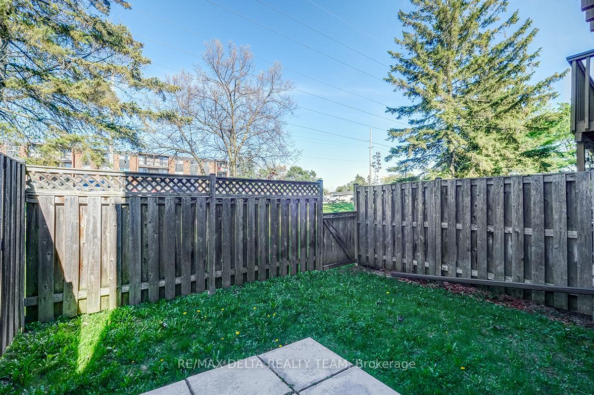 Photo 25 of 2104 Eric Crescent, Ottawa, Pineview — HOMEH