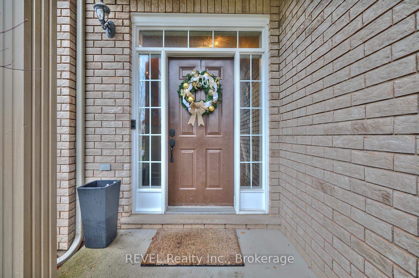 Photo 3 of 82 Macturnbull Drive, St. Catharines, Rykert/Vansickle — HOMEH