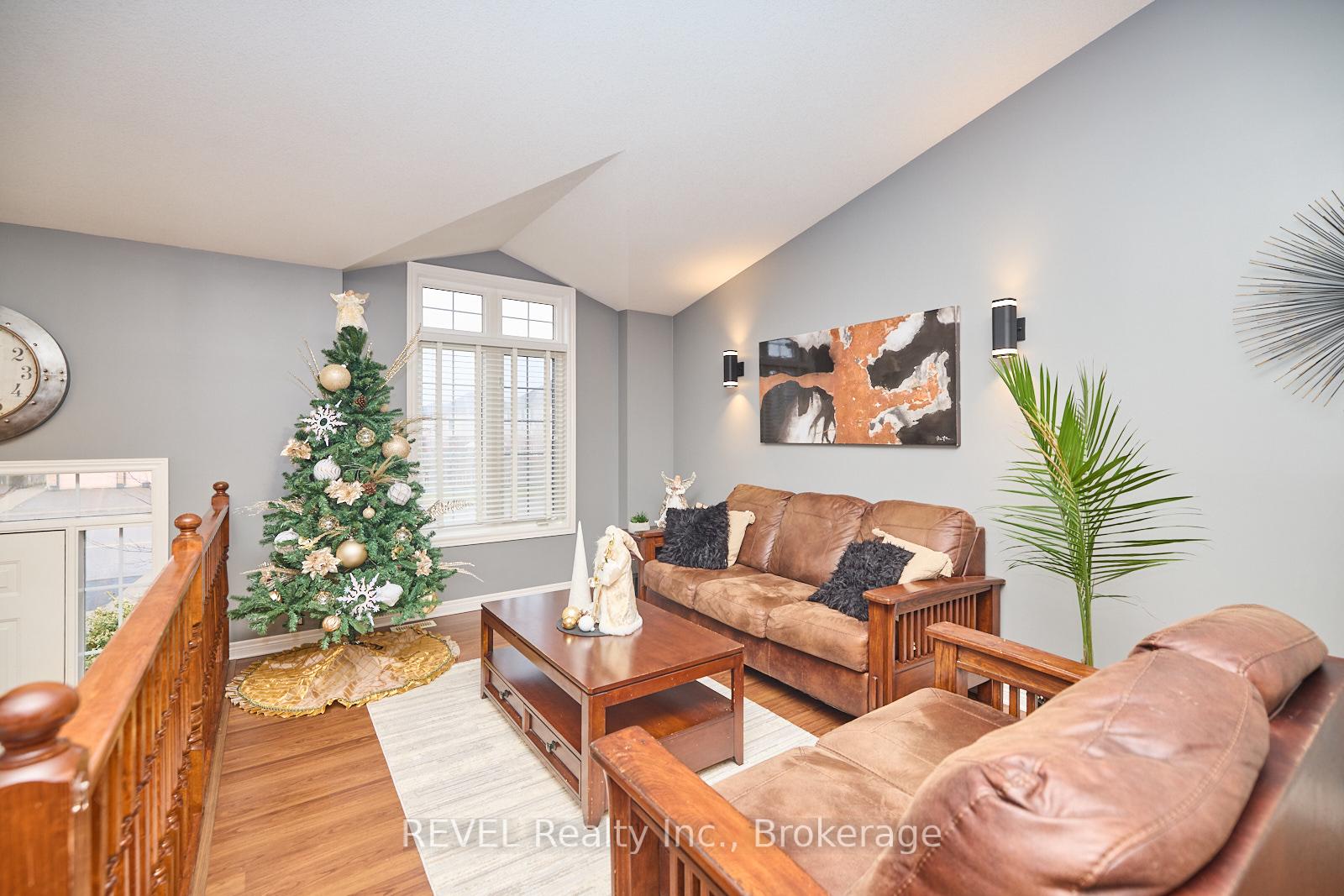 Photo 12 of 82 Macturnbull Drive, St. Catharines, Rykert/Vansickle — HOMEH