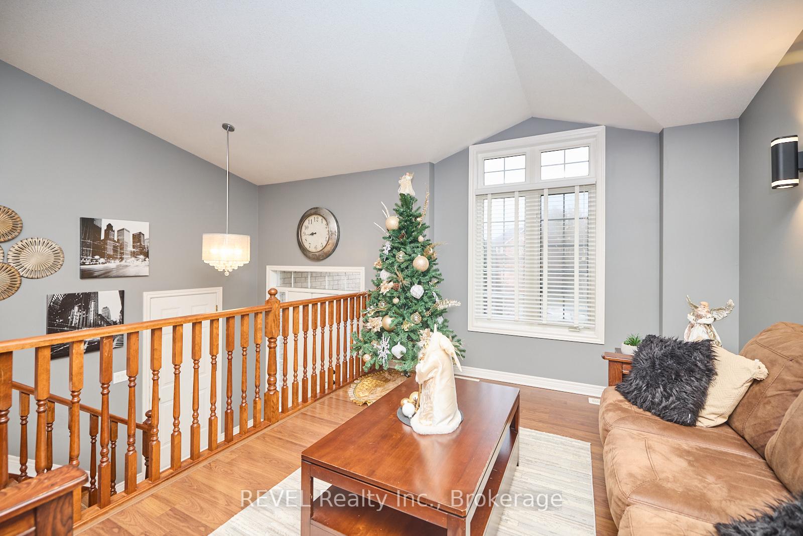 Photo 13 of 82 Macturnbull Drive, St. Catharines, Rykert/Vansickle — HOMEH