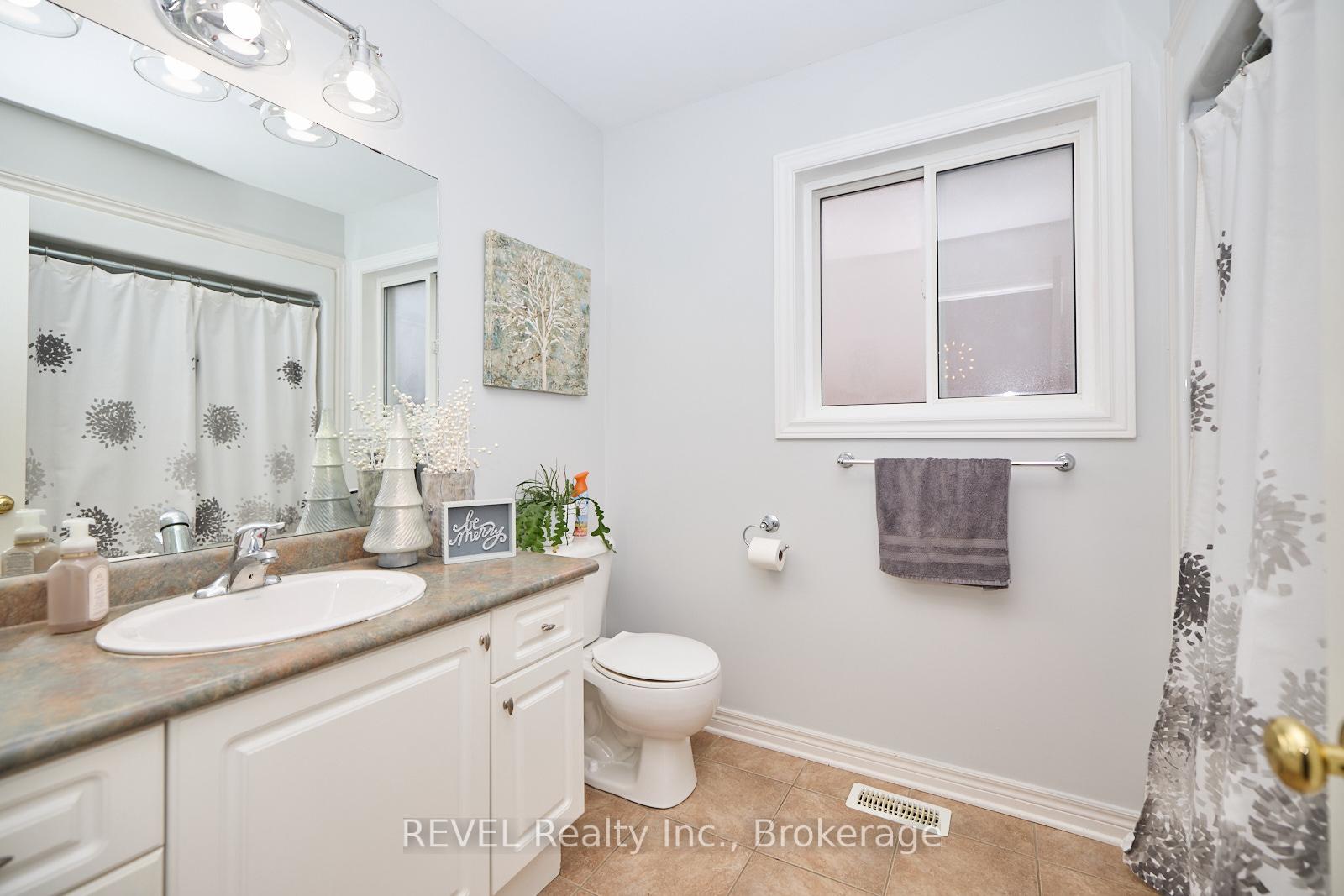 Photo 16 of 82 Macturnbull Drive, St. Catharines, Rykert/Vansickle — HOMEH