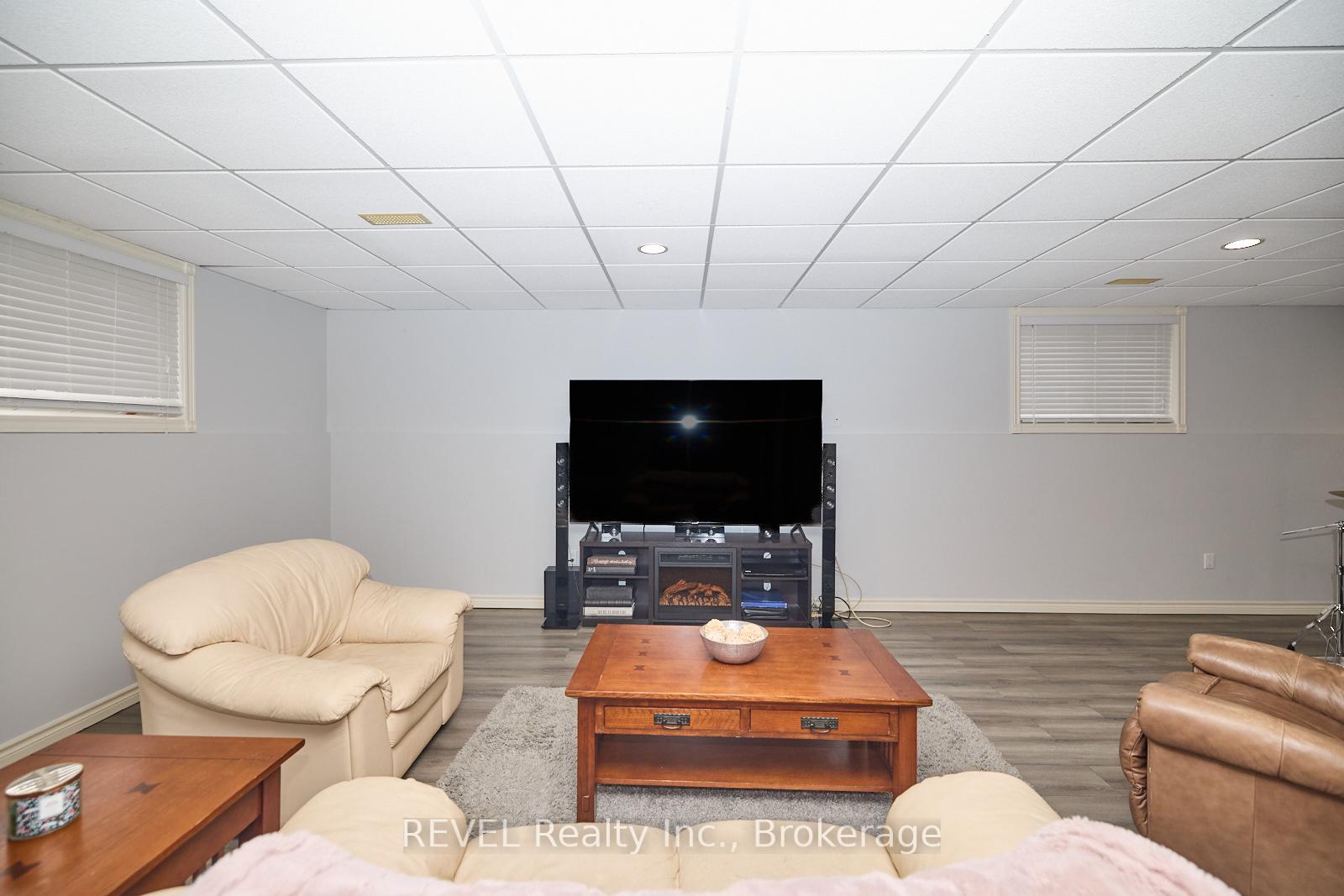 Photo 22 of 82 Macturnbull Drive, St. Catharines, Rykert/Vansickle — HOMEH