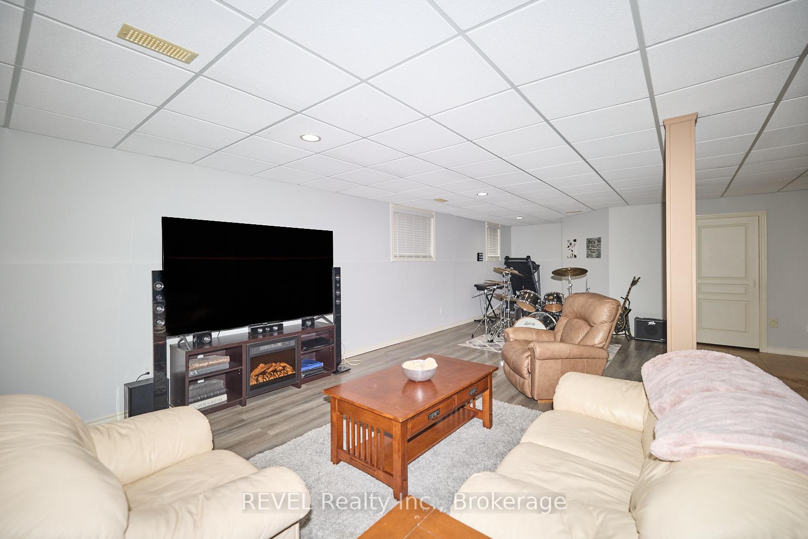 Photo 23 of 82 Macturnbull Drive, St. Catharines, Rykert/Vansickle — HOMEH