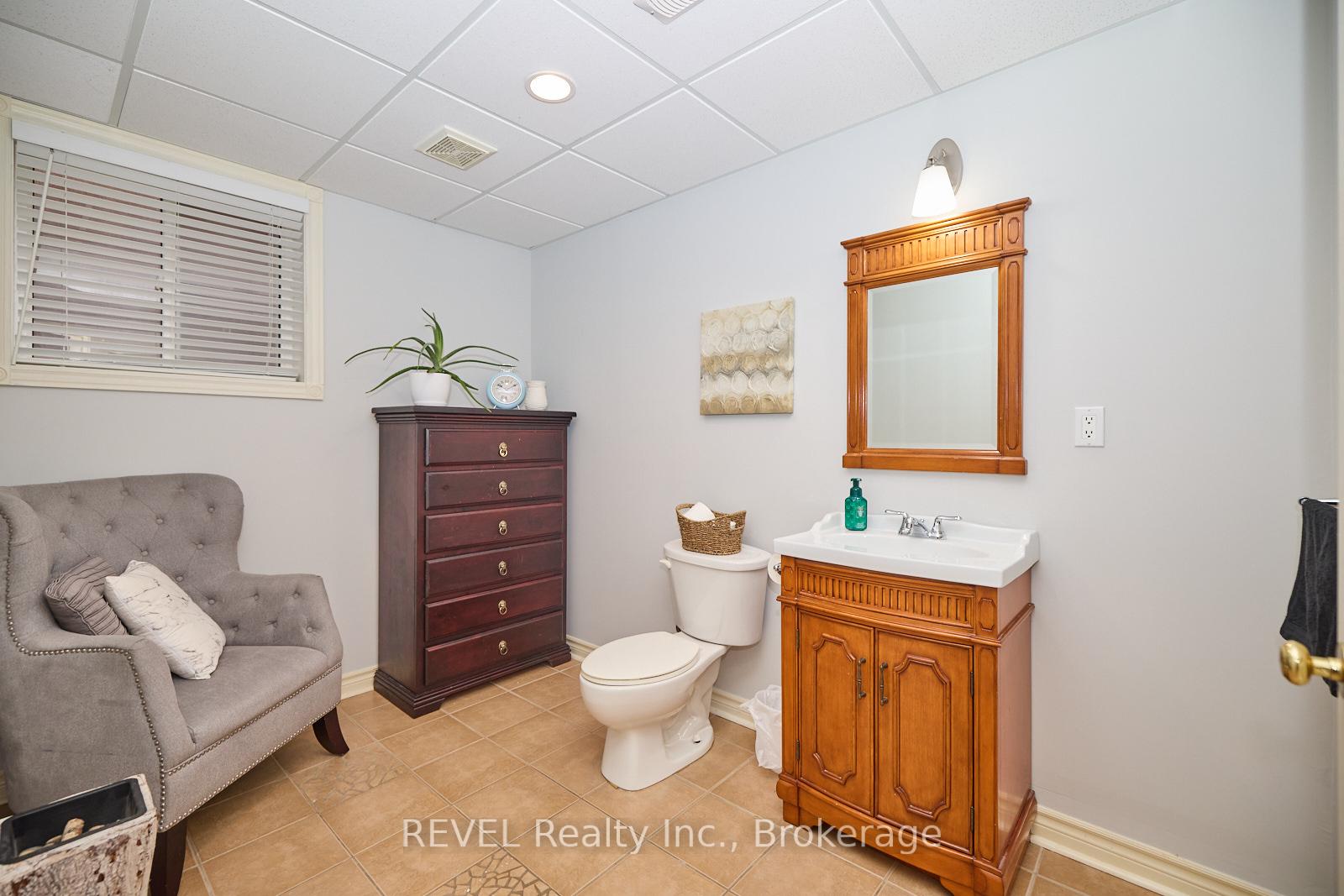 Photo 26 of 82 Macturnbull Drive, St. Catharines, Rykert/Vansickle — HOMEH