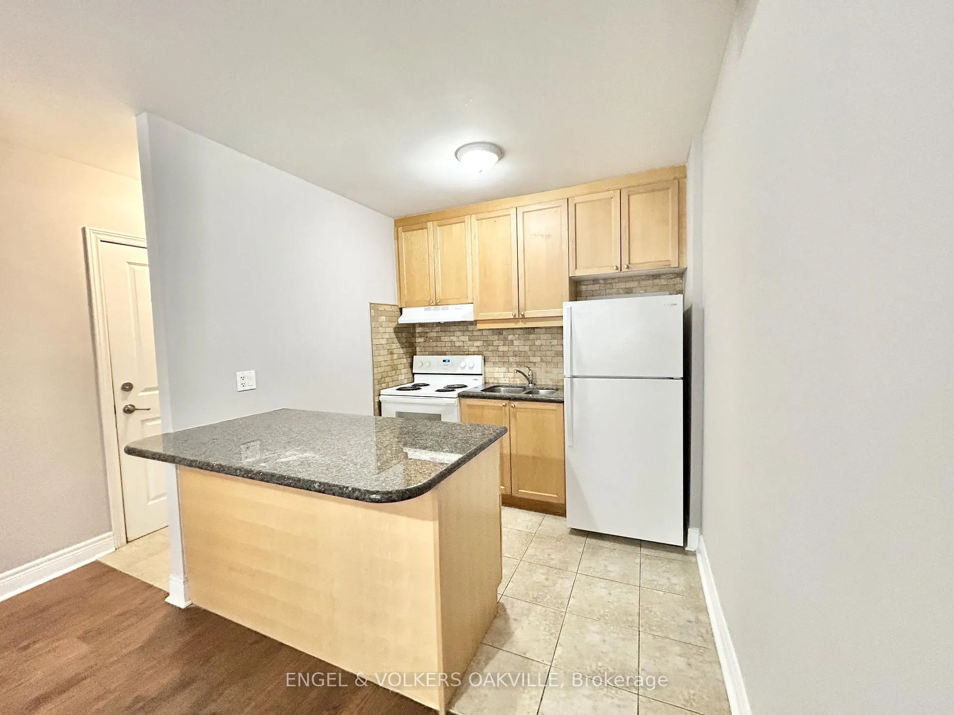 Photo 1 of Unit 29, 90 Twenty Fifth Street, Etobicoke, Long Branch — HOMEH