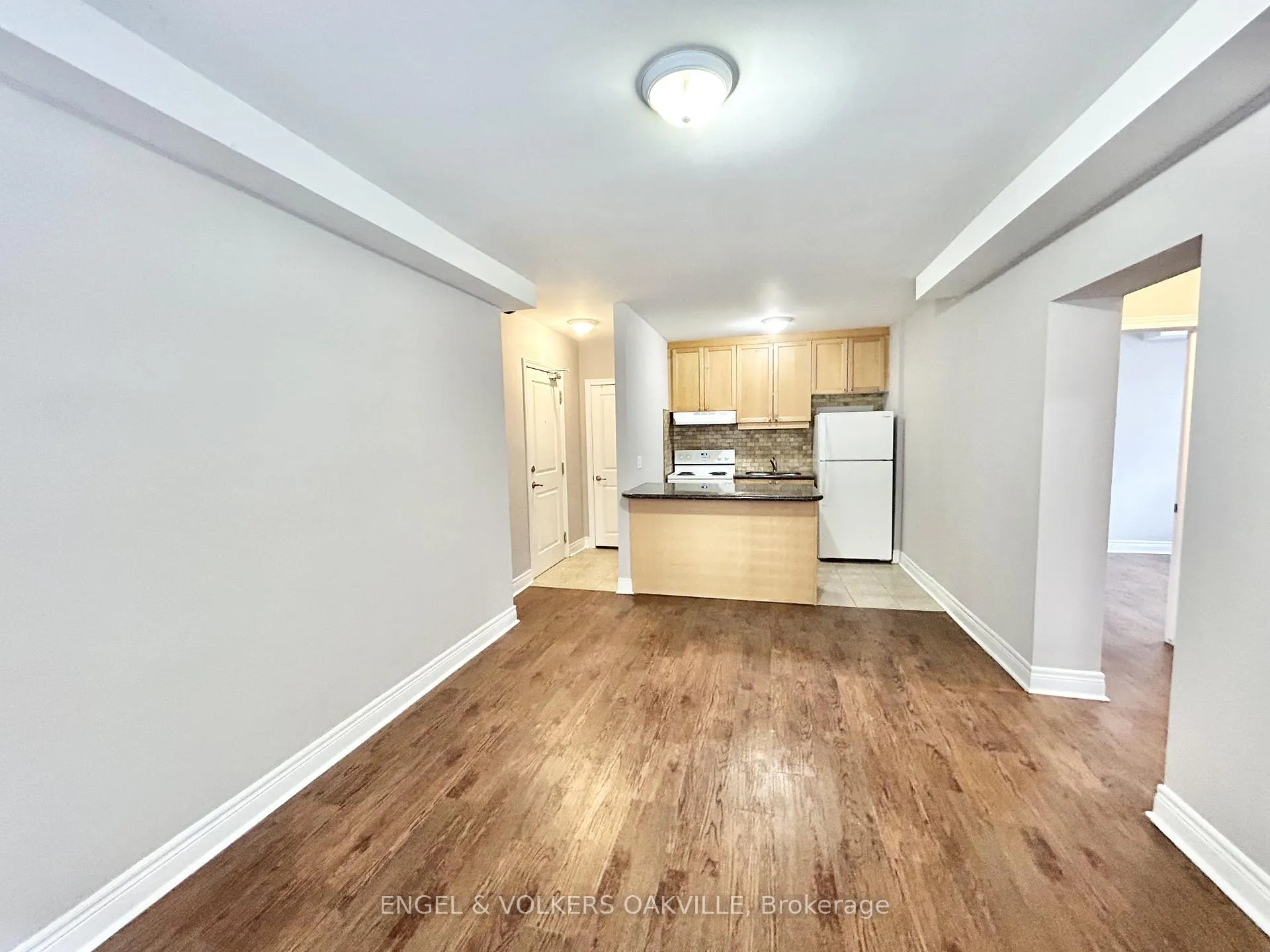 Photo 3 of Unit 29, 90 Twenty Fifth Street, Etobicoke, Long Branch — HOMEH