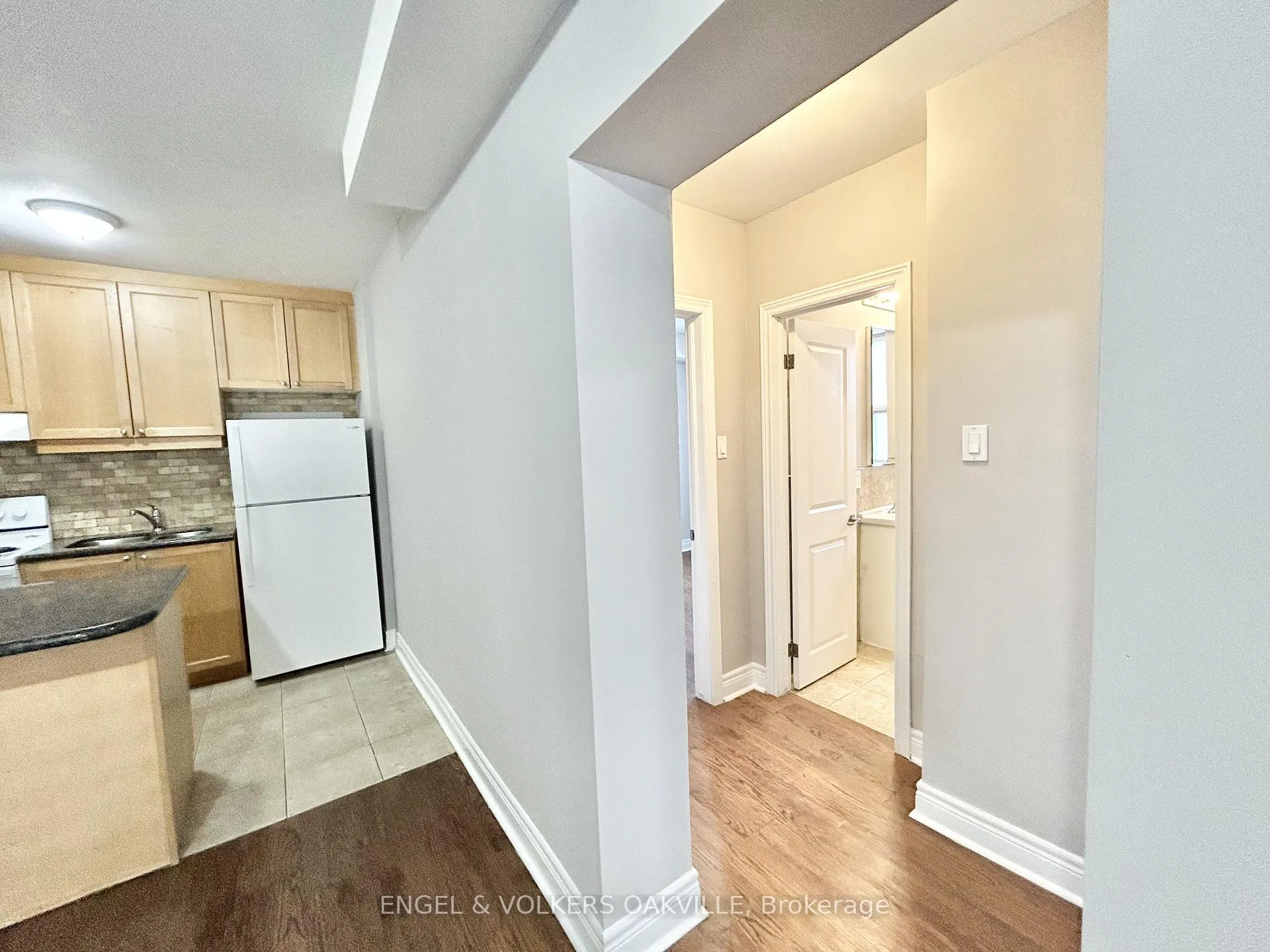 Photo 4 of Unit 29, 90 Twenty Fifth Street, Etobicoke, Long Branch — HOMEH