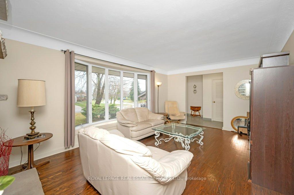 Photo 4 of 61 Felker Avenue, Hamilton, Stoney Creek — HOMEH