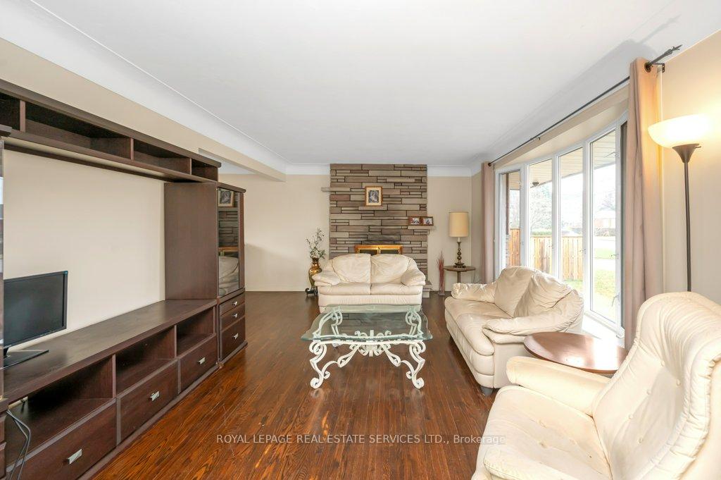 Photo 5 of 61 Felker Avenue, Hamilton, Stoney Creek — HOMEH