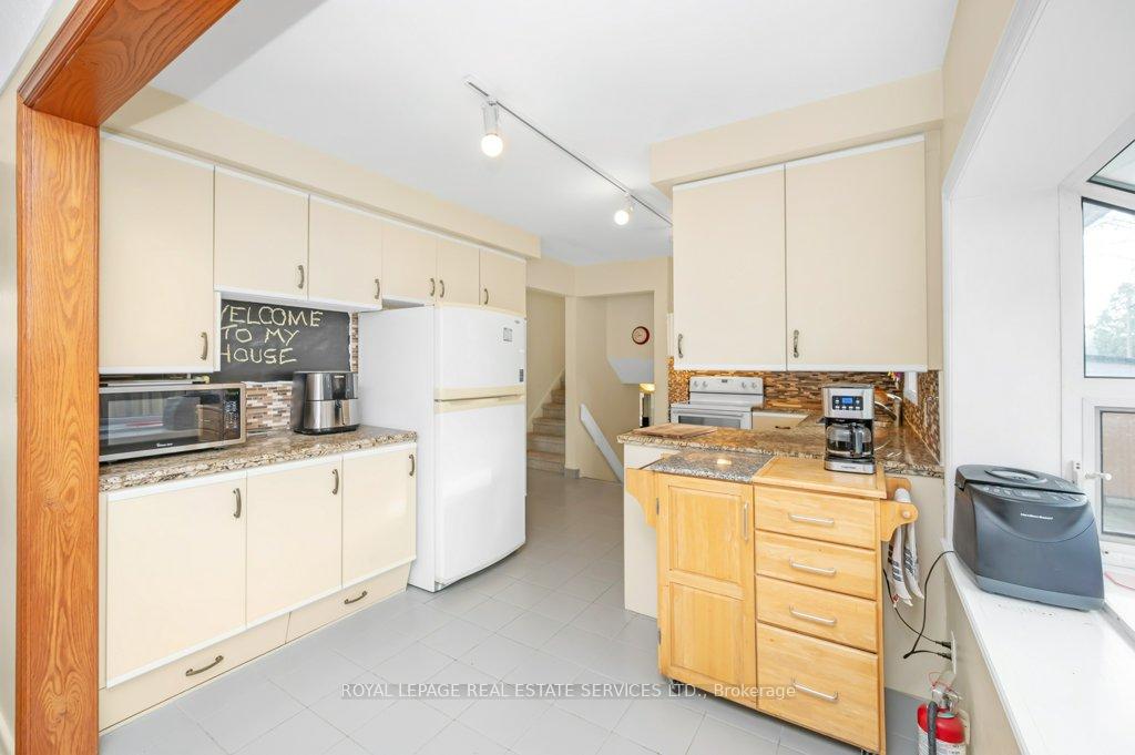 Photo 10 of 61 Felker Avenue, Hamilton, Stoney Creek — HOMEH