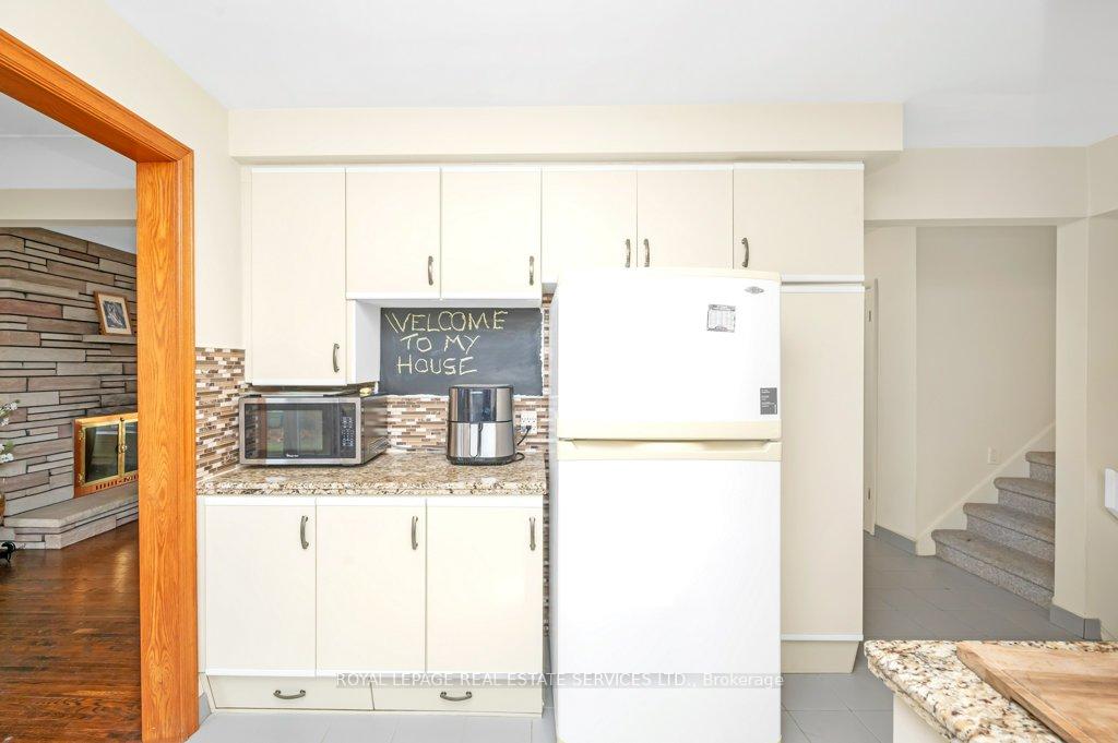 Photo 11 of 61 Felker Avenue, Hamilton, Stoney Creek — HOMEH
