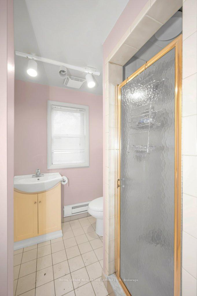 Photo 17 of 61 Felker Avenue, Hamilton, Stoney Creek — HOMEH